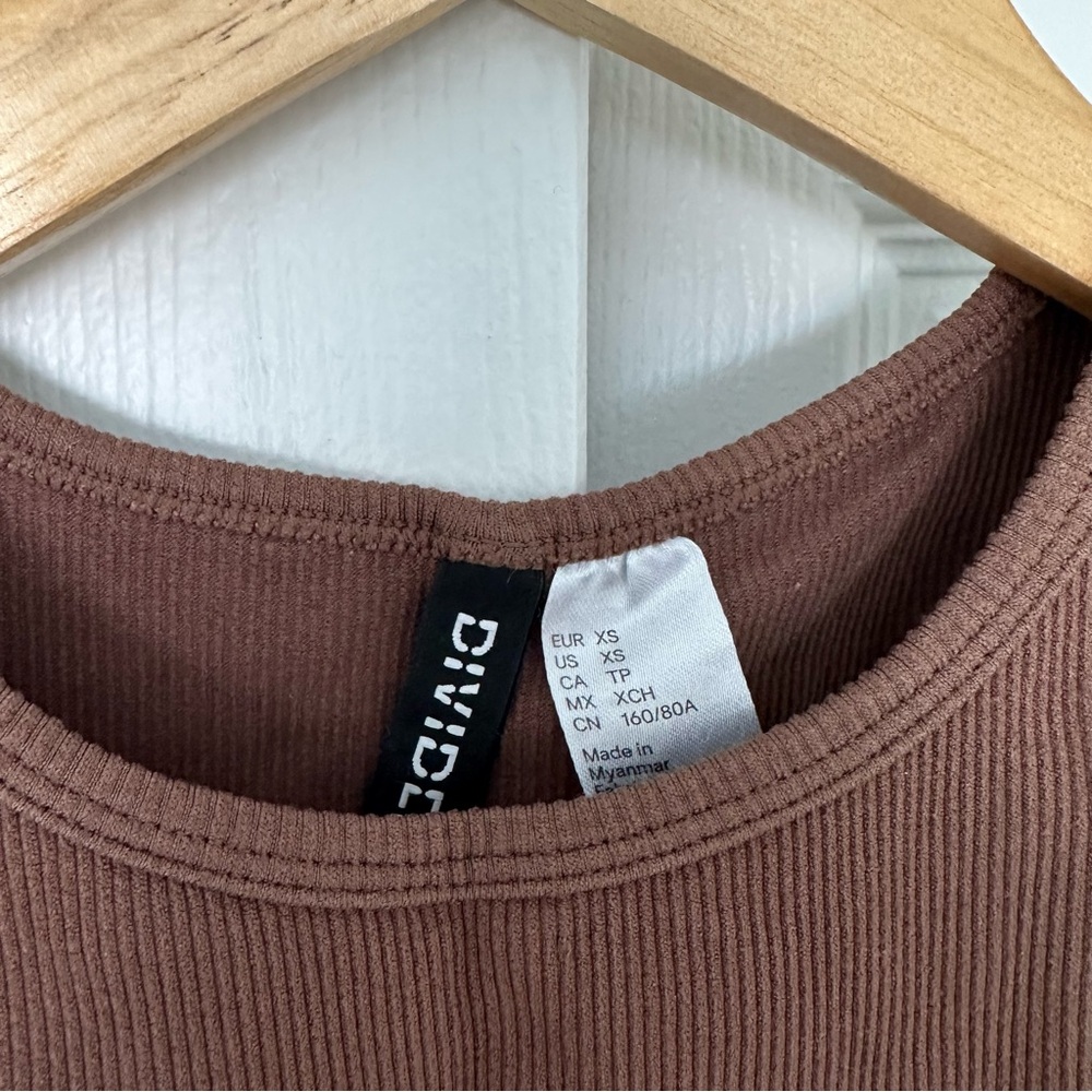 h&m Brown Ribbed Crop Tank Top - Picture 2 of 2